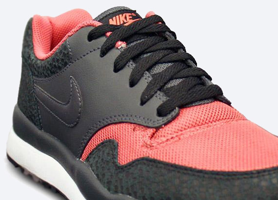 Nike Air Safari Le Black Anthracite Red 1