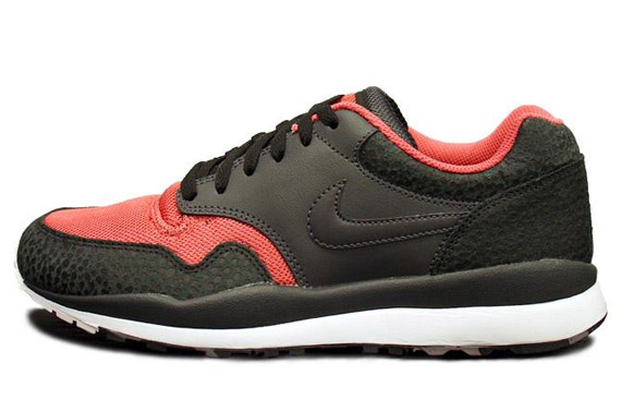 Nike Air Safari Le Black Anthracite Red 2