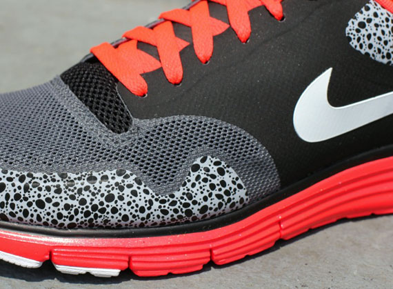 Nike Lunar Safari Fuse+ – Black – Bright Crimson – Dark Grey