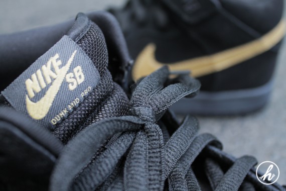 Nike SB Dunk Mid – Dark Obsidian – Metallic Gold