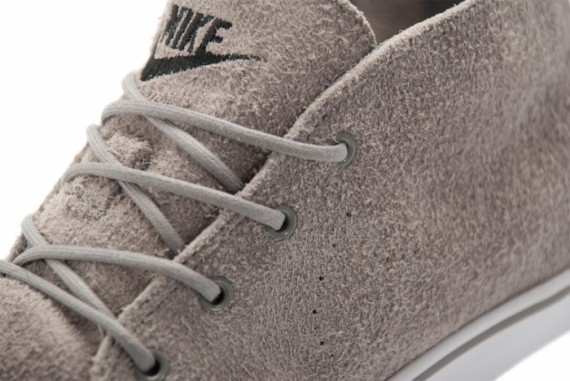 Nike WMNS Toki Lite Premium