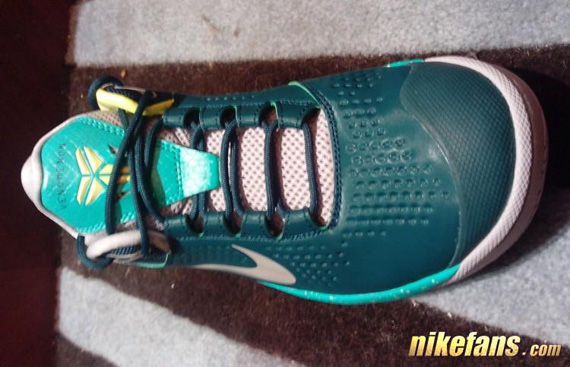 Nike Zoom Kobe Venomenon Iii Teal Yellow White 1