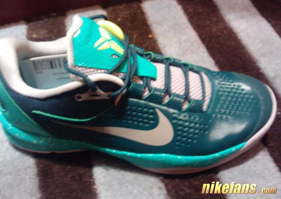 Nike Zoom Kobe Venomenon Iii Teal Yellow White 3