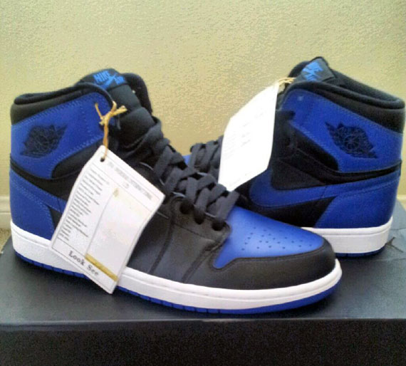 Air Jordan 1 Black Royal 2
