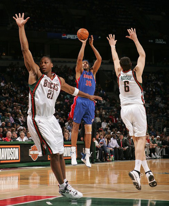 Bobby Simmons Wearing Air Jordan Viii Pe