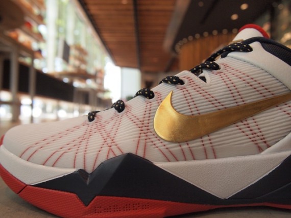 Nike Zoom Kobe VII + Lunar Hyperdunk “Gold Medal” – Asia Release Date