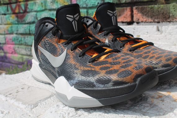 Kobe Vii Cheetah Arriving 3