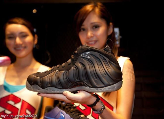 Nike Air Foamposite Stealth Black 3