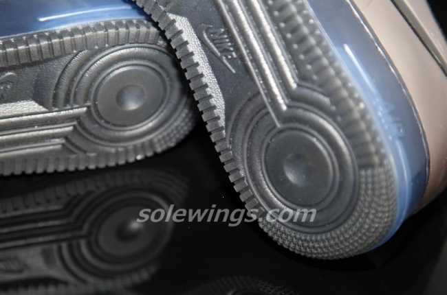 Nike Air Force 1 Low Foamposite Metallic Silver 08