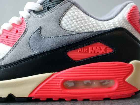 Nike Air Max 90 VNTG “Infrared”