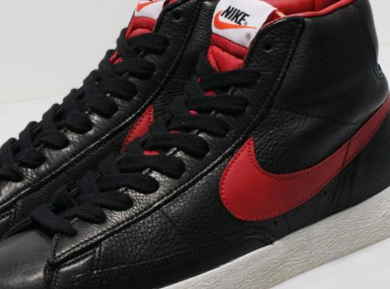 Nike Blazer Mid PRM VNTG - Black - Gym Red - Bright Crimson