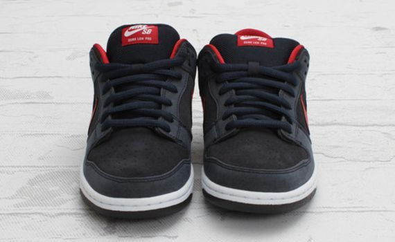 Nike Sb Dunk Low Dark Obsidian Gym Red White 03