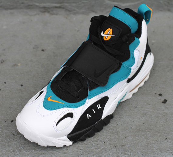 Nike Speed Turf Dolphins Available 2