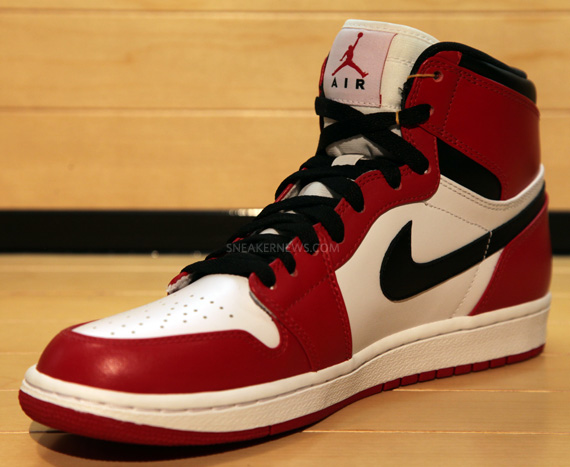 Air Jordan 1 Retro High 2013 White Red Black 1