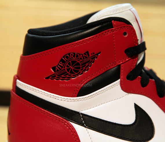 Air Jordan 1 Retro High - White - Red - Black