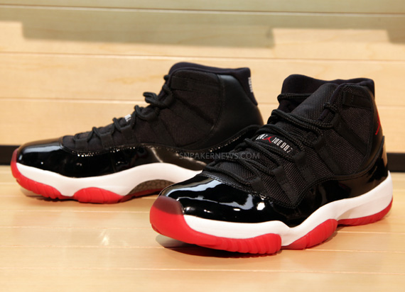 Air Jordan Xi Black Red Holiday 2012 3