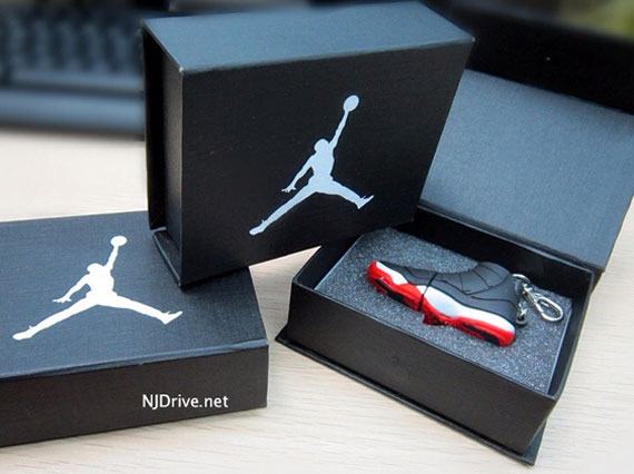 Air Jordan XI "Bred" USB Keychain