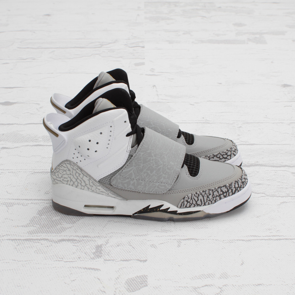 Jordan Son Of Mars Matte Silver Metallic Gold 1