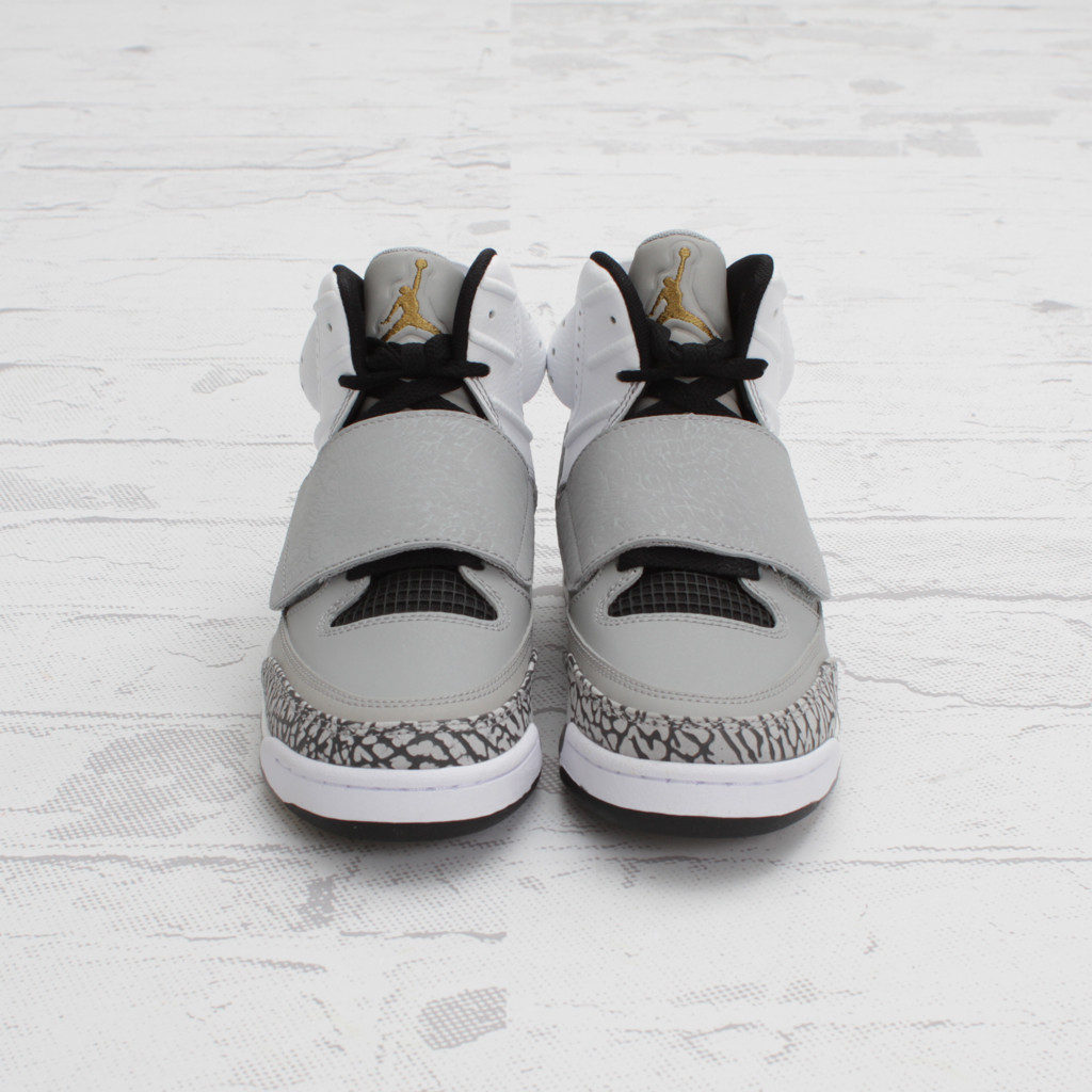 Jordan Son Of Mars Matte Silver Metallic Gold 3