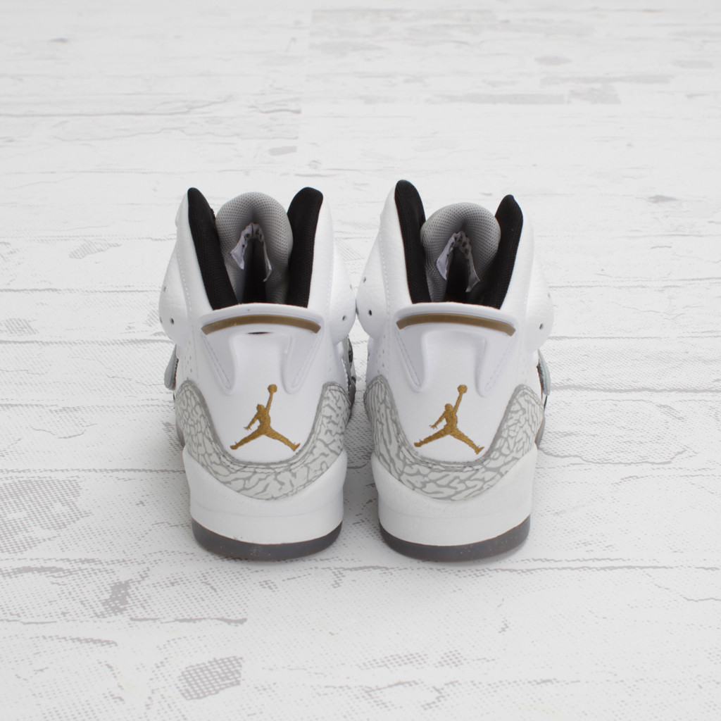 Jordan Son Of Mars Matte Silver Metallic Gold 5