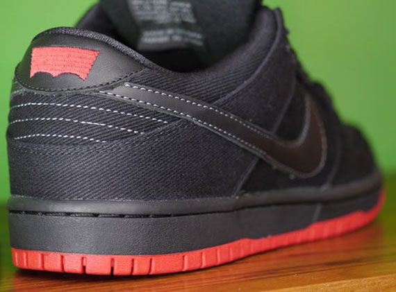 Levis X Nike Sb Dunk Low Black Release Info