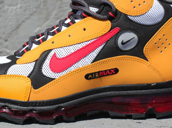 Nike Air Max Terra Sertig – White – University Red – Canyon Gold