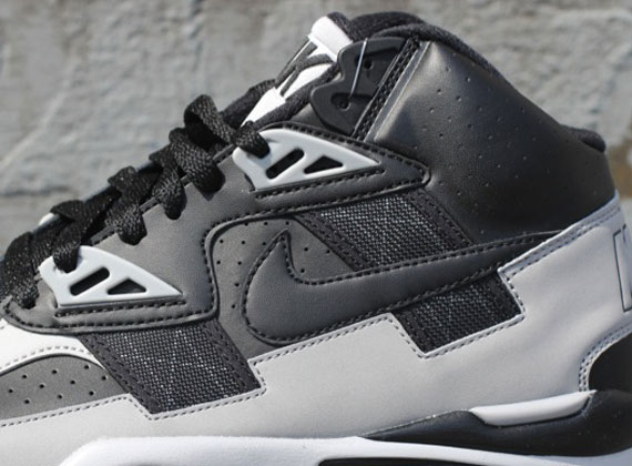 Nike Air Trainer SC High -  "Raiders" 2012