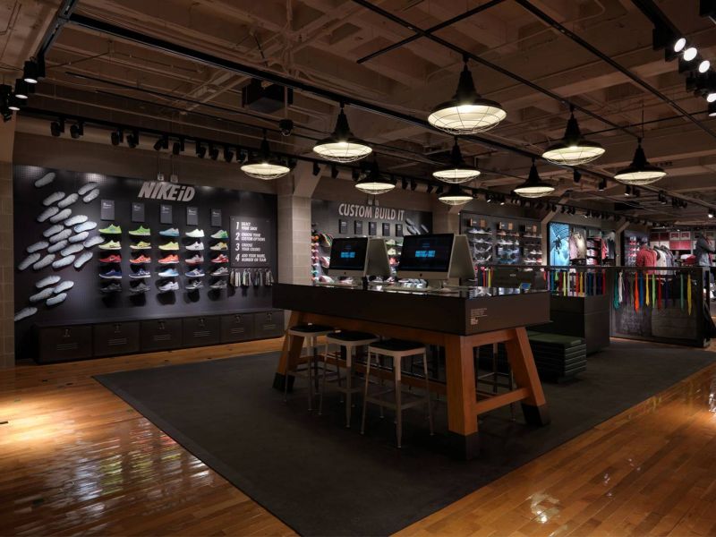 Nike Chicago Grand Re Opening 03