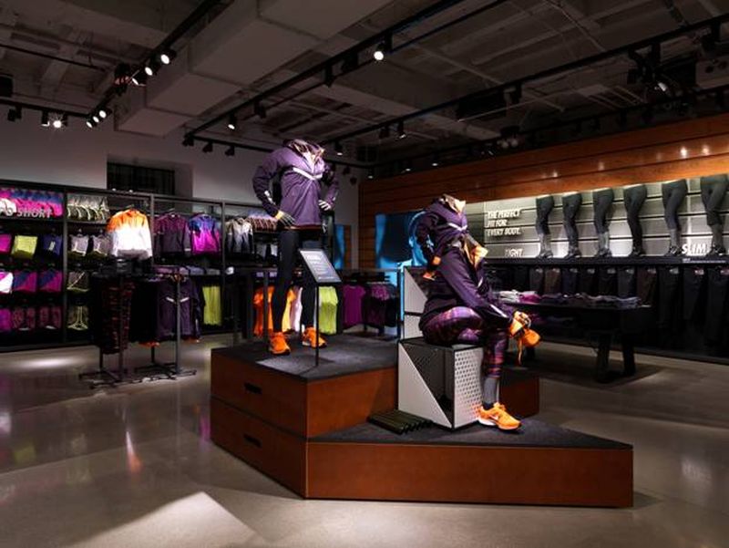 Nike Chicago Grand Re Opening 05