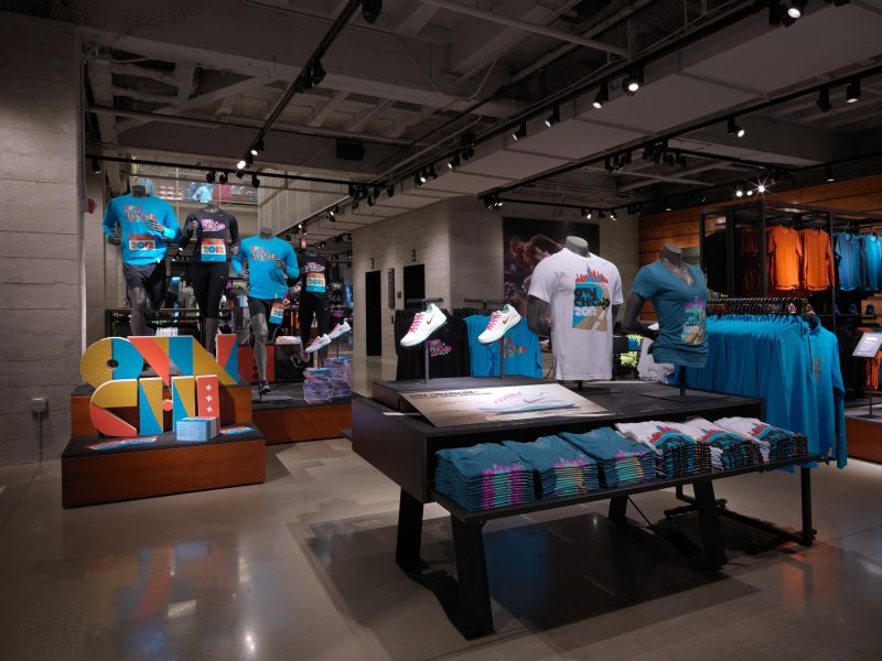 Nike Chicago Grand Re Opening 07