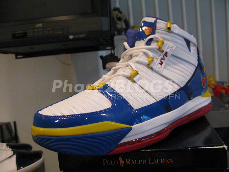Nike Lebron Superman Pe