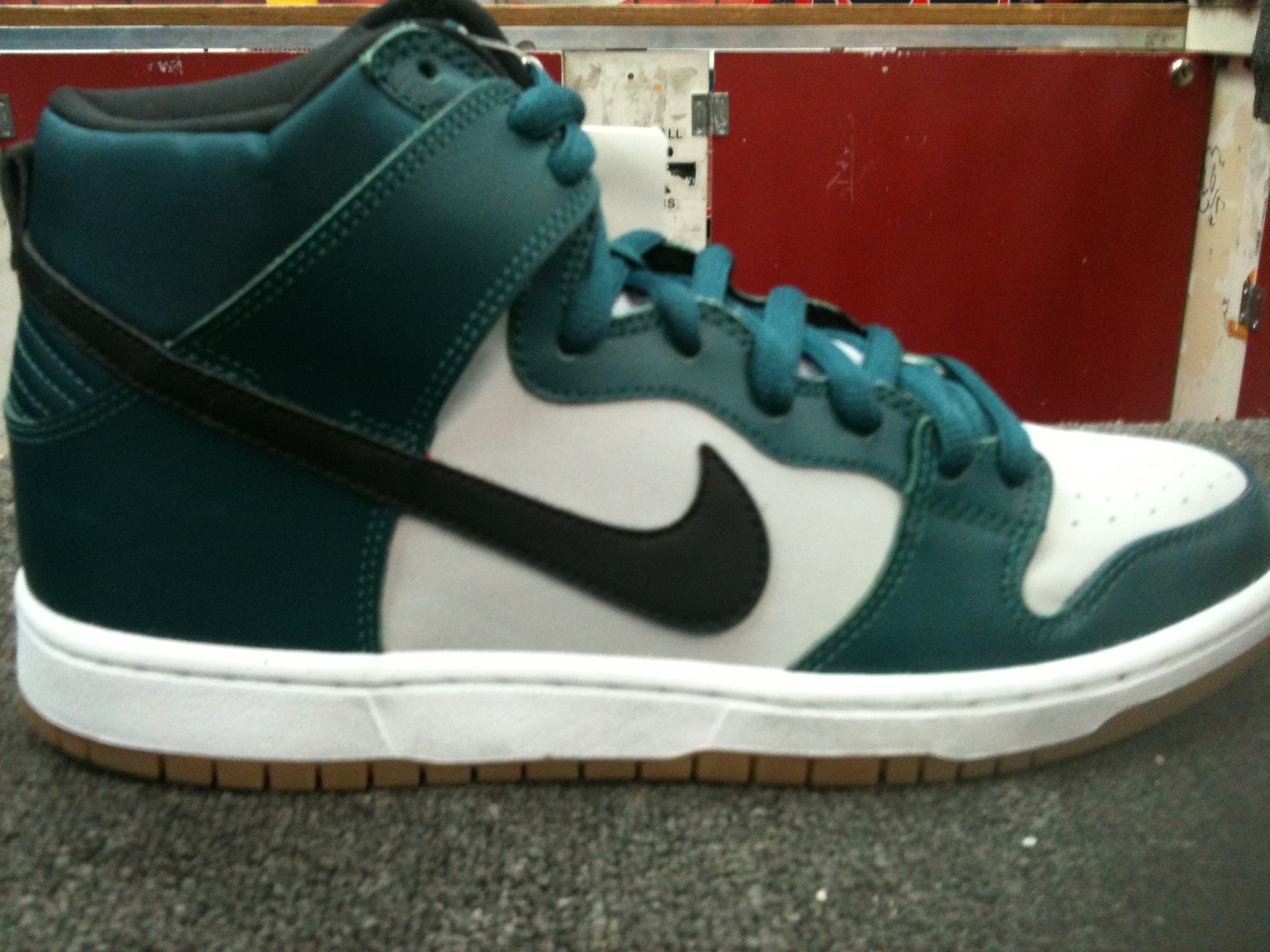Nike Sb Dunk High Green White Gum 1