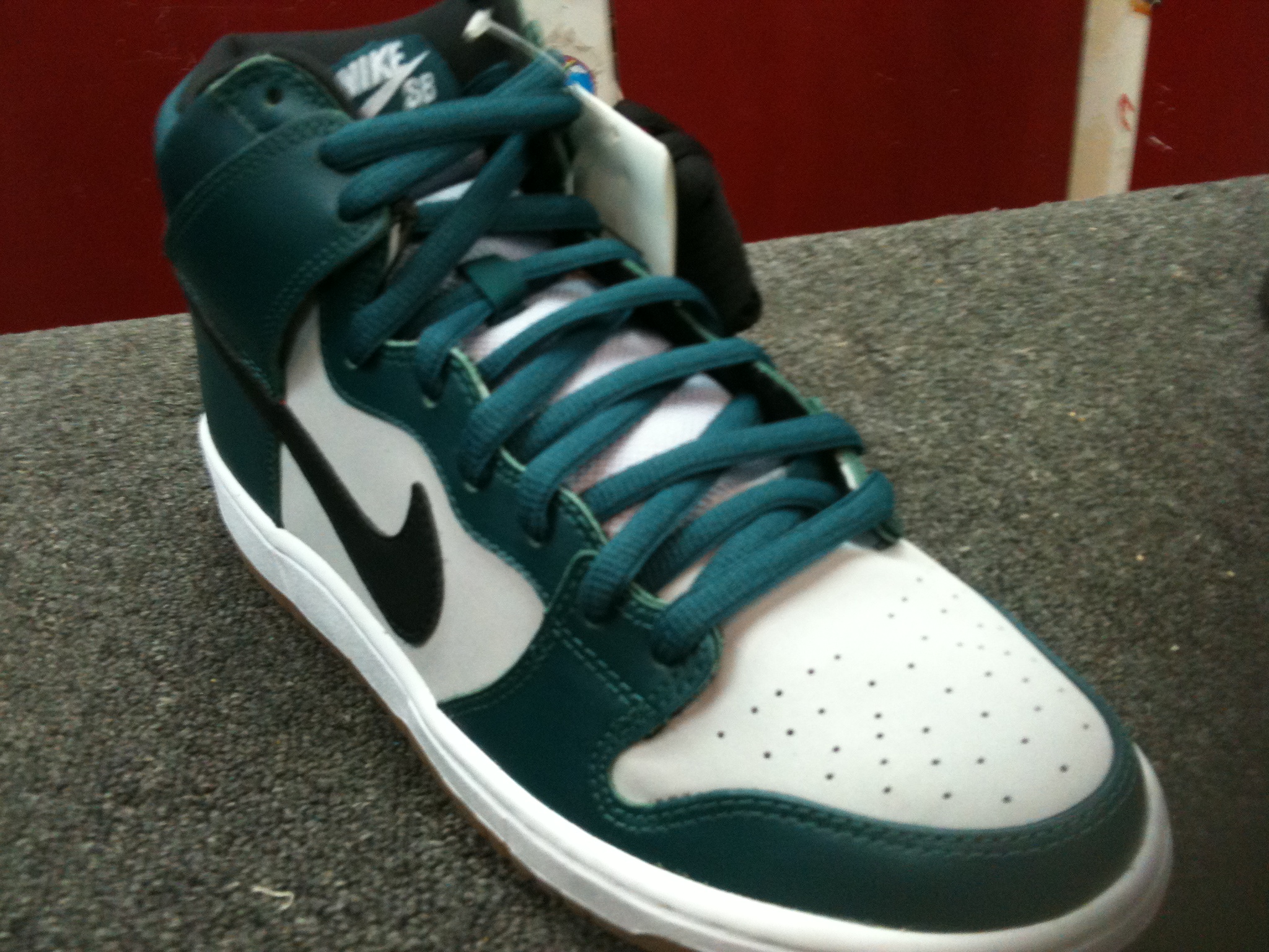 Nike Sb Dunk High Green White Gum 2