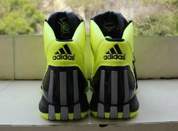 Adidas Rose 3 Electricity 12