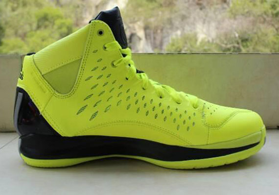 Adidas Rose 3 Electricity 13