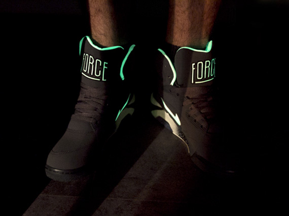 Air Force 180 Glow Release 1