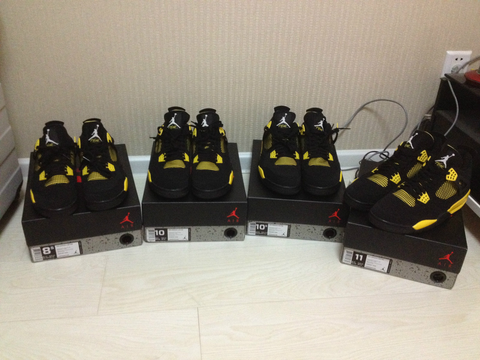 Air Jordan Iv Thunder Available Early 01
