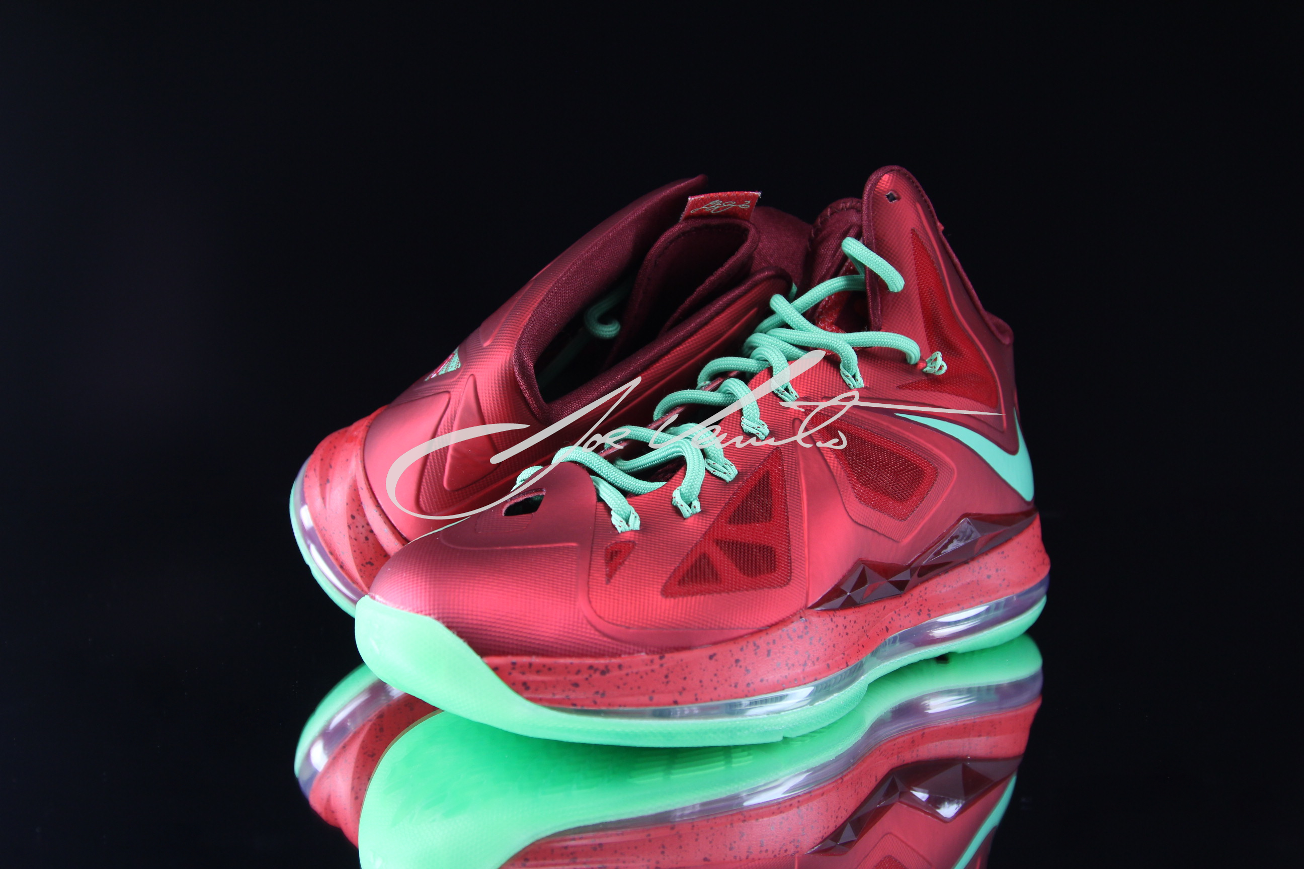Christmas Nike Lebron X 21