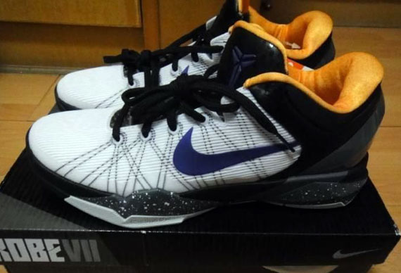 Kobe Vii White Black University Gold 2