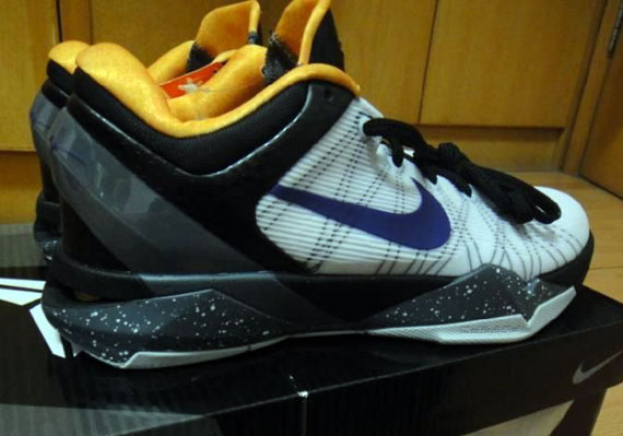 Kobe Vii White Black University Gold 3