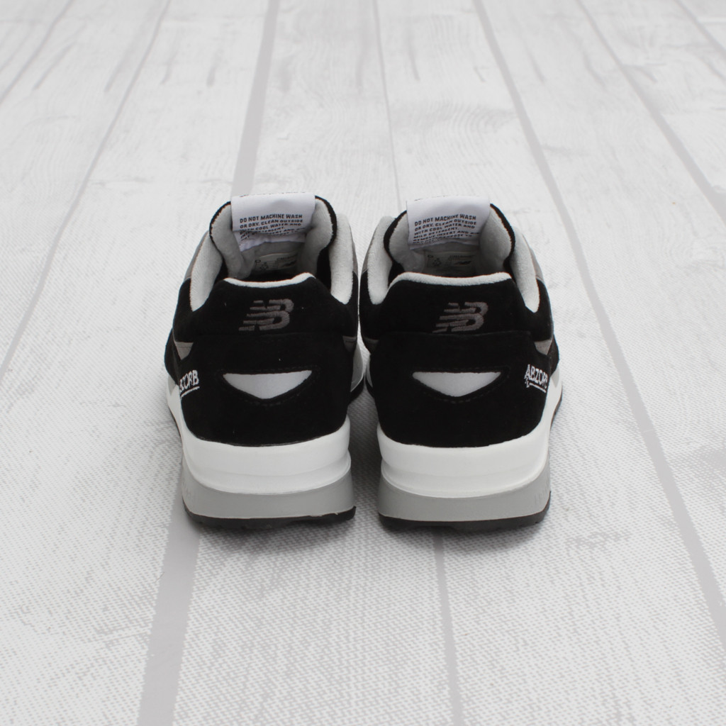 New Balance 1600 Black Grey 5