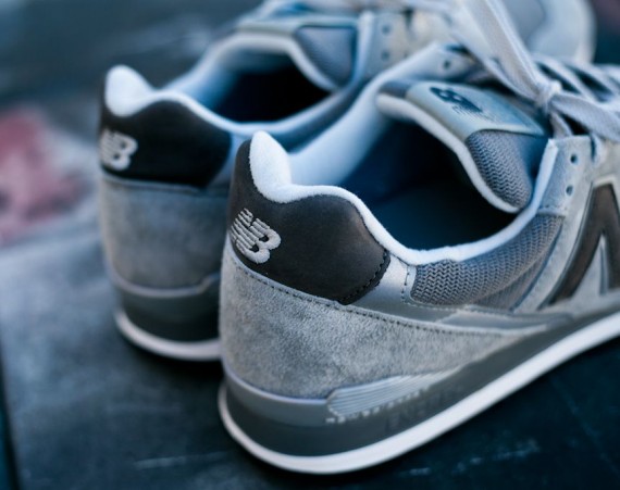 New Balance 996 - Grey - Black