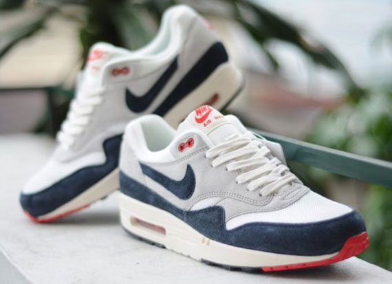 Nike Air Max 1 VNTG – Dark Obsidian – Neutral Grey