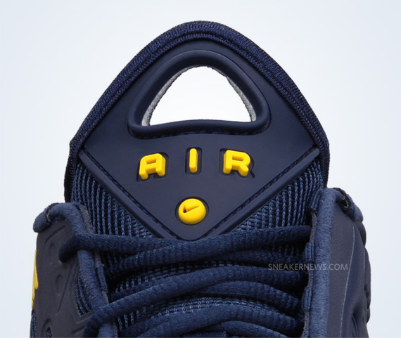 Nike Air Max Pillar Midnight Navy Varsity Maize 2