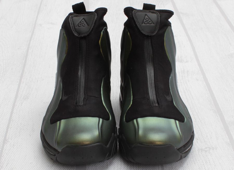 Nike I 95 Posite Max Metallic Gold 02