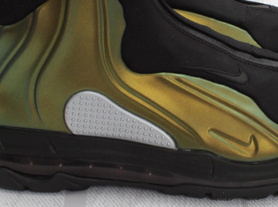 Nike I 95 Posite Max Metallic Gold