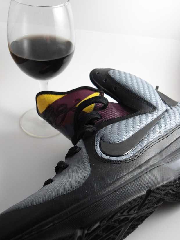 Nike Lebron 9 Bordeaux Just Beast 02