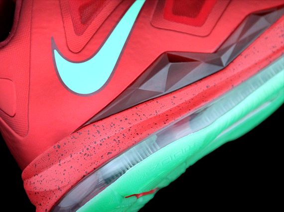 Nike LeBron X “Christmas”