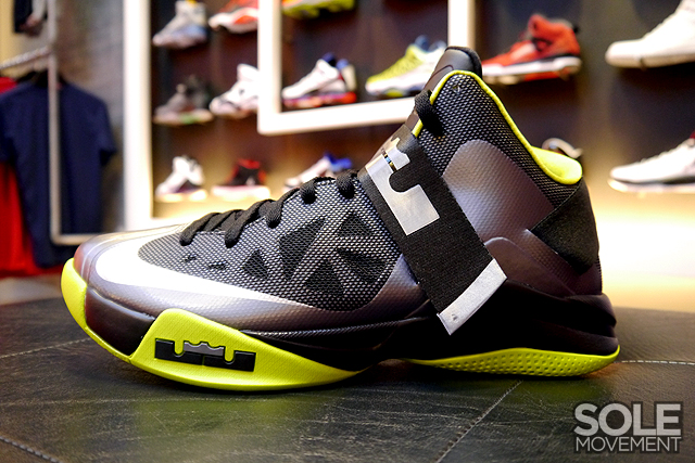 Nike Zoom Soldier 6 Grey Black Light Green 1