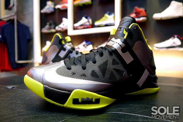 Nike Zoom Soldier 6 Grey Black Light Green 3